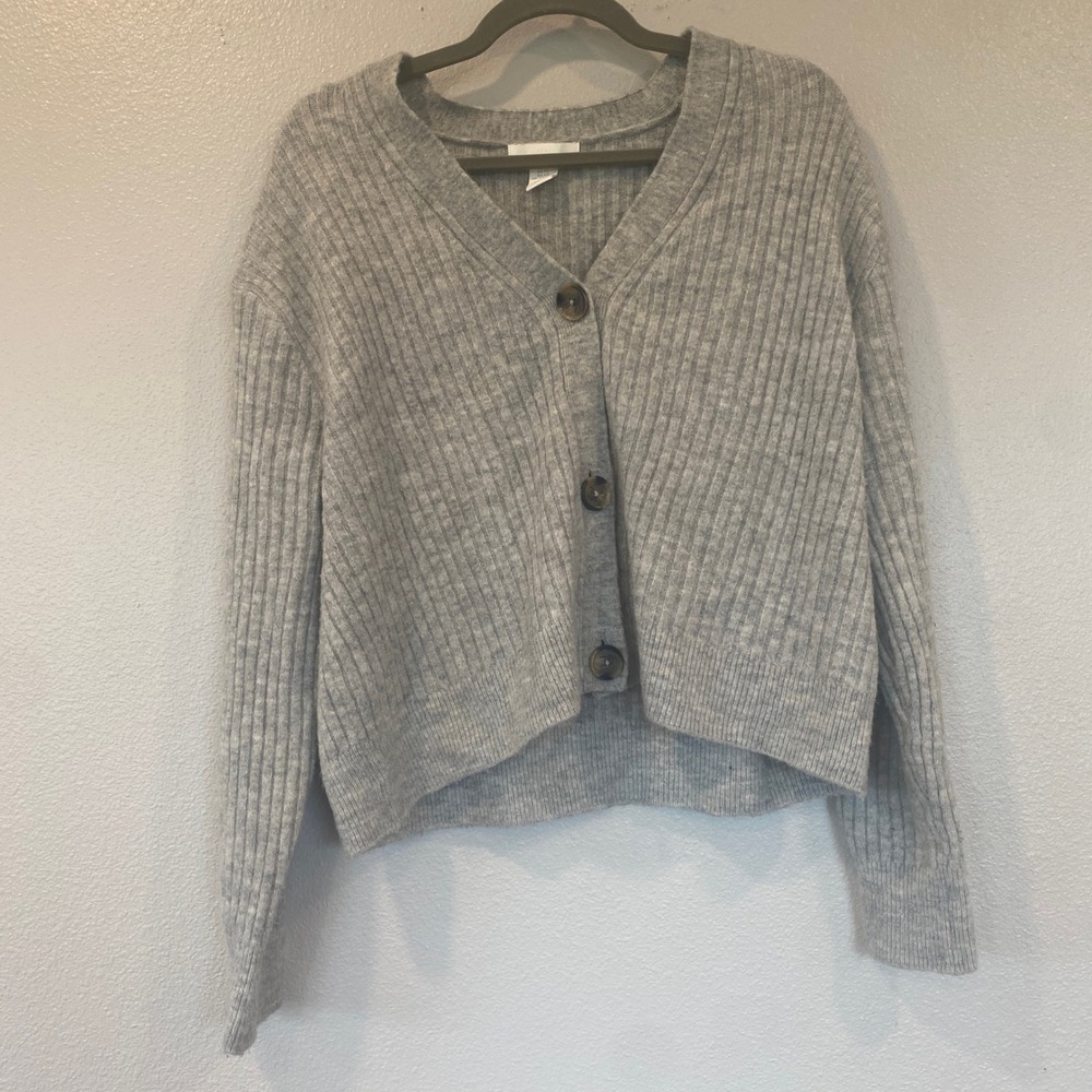 H&M Heather Gray Ribbed Knit V-Neck Button Front Cropped Cardigan Women's XL